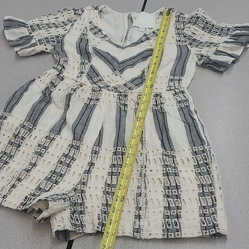 Anthropologie Gray/Cream Cotton Eyelet Romper Size 2p - Picture 3 of 12